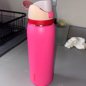 Can You See Me? Owala 40 oz